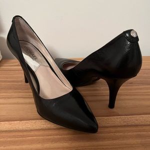 Michael kors heels. Low. Amazing condition. Barely worn. Size 6.5